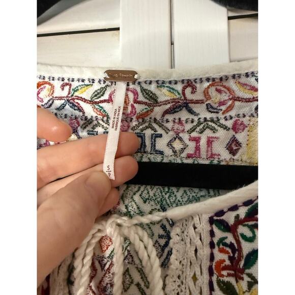 Free People White Embroidered Floral Flowy Lohri Tank Top Sz S N - Picture 7 of 8